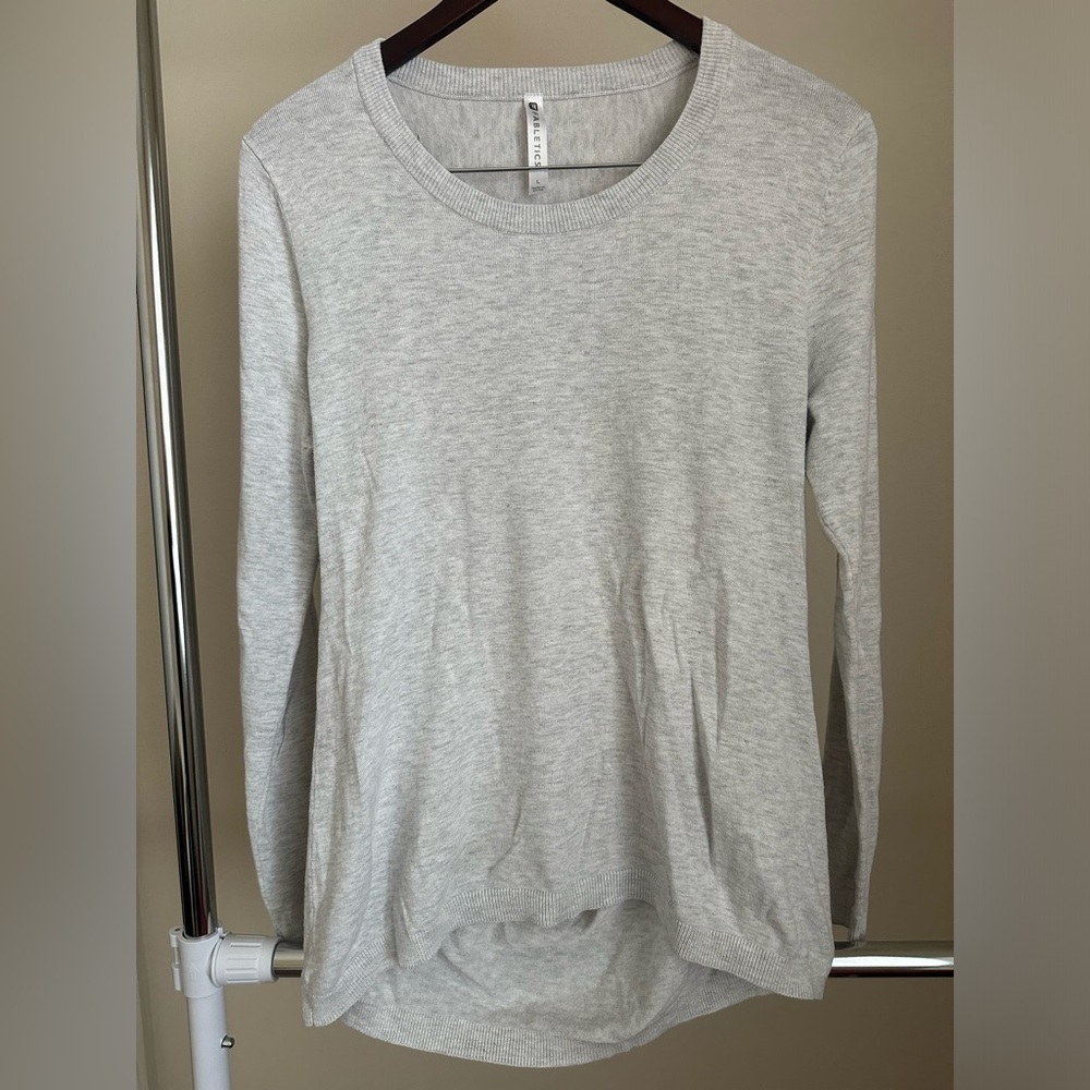 Women’s Fabletics Top - Picture 2 of 4